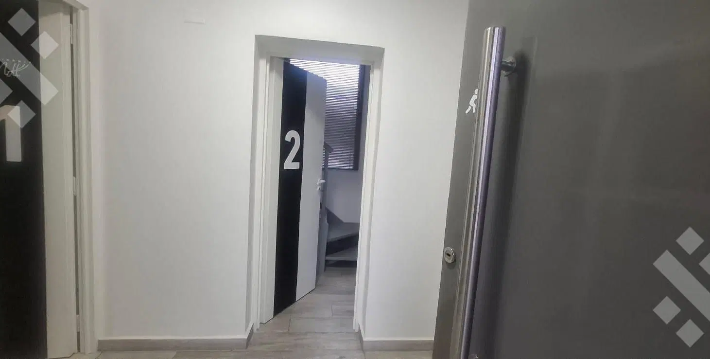Venta edificio de 2 plantas ideal oficina / consultorio Cipolletti. Rio Negro 5