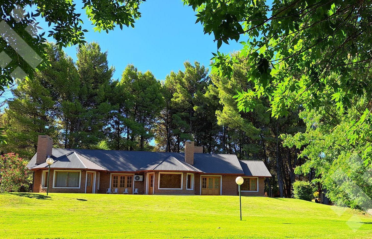 VENTA CASA, c/FONDO CANCHA DE GOLF- ARROYITO COUNTRY CLUB. NEUQUÉN
