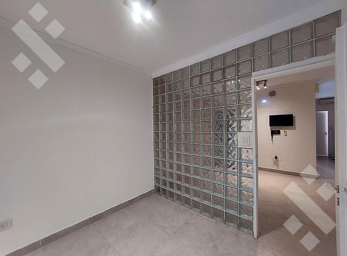Foto de Venta Dpto Oficina 3 privados centro Cipolletti, imagen 2