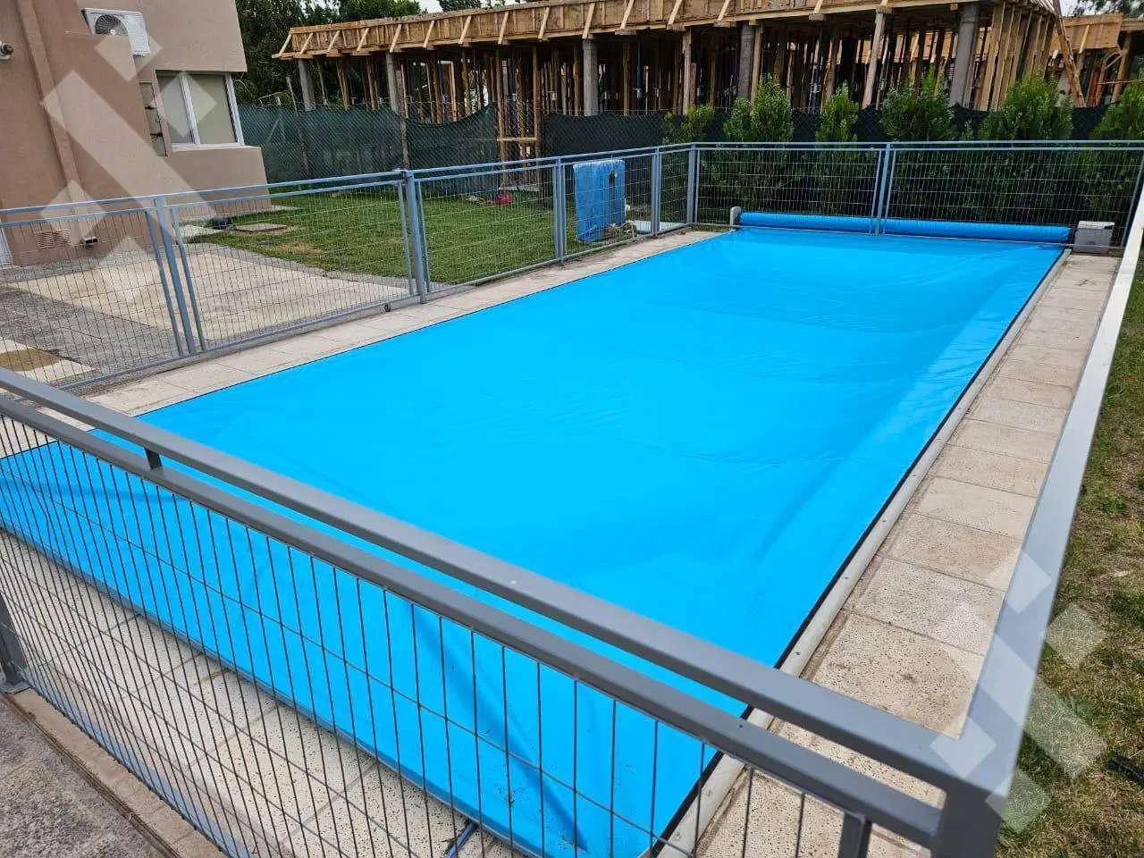 CASA EN VENTA C/ PISCINA CLIMATIZADA Y FONDO CANCHA GOLF - ARROYITO, NEUQUÉN 3