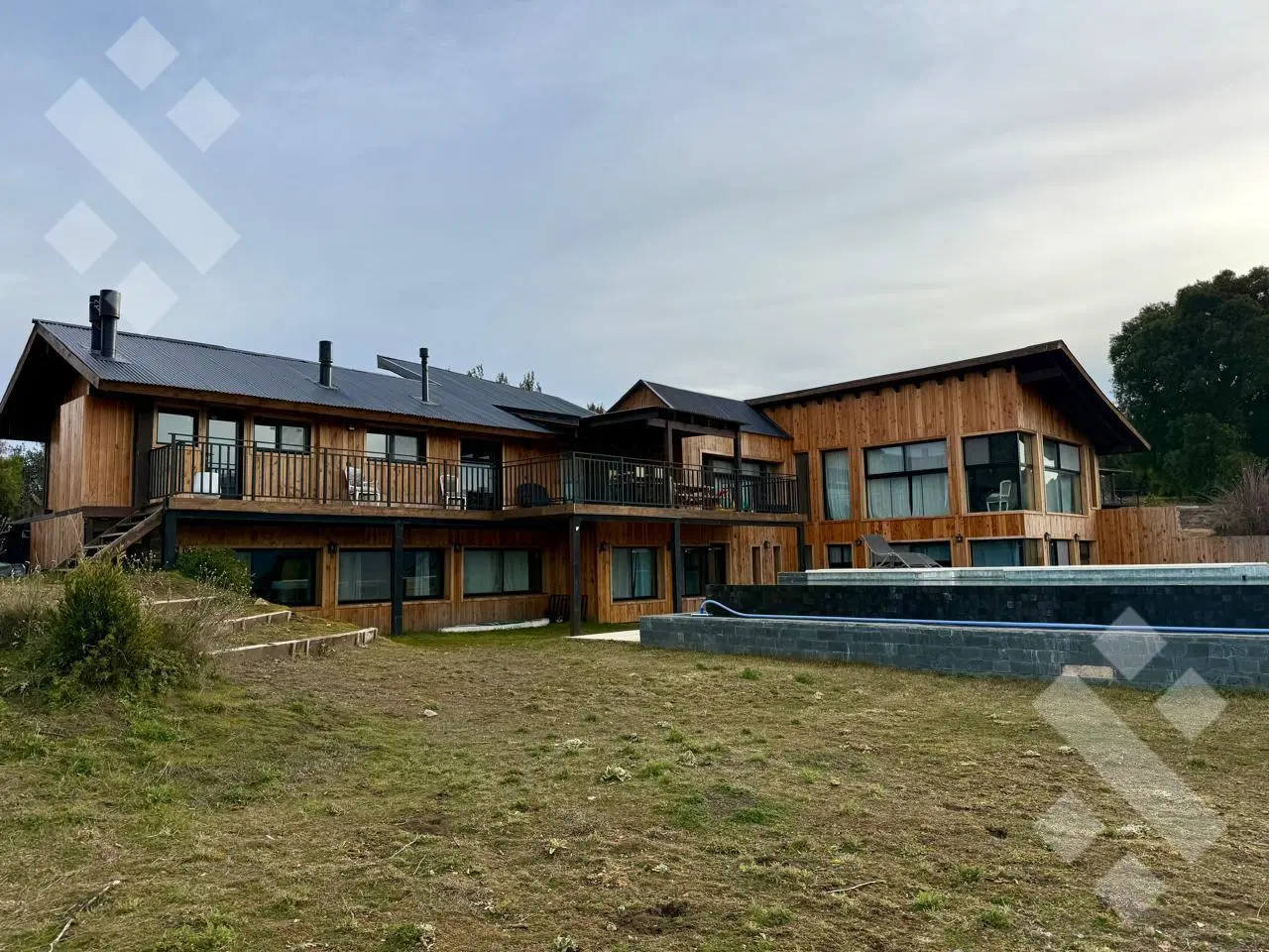 Venta casa 4 dormitorios - B.º Peñon del Lolog - San Martin de los Andes 2