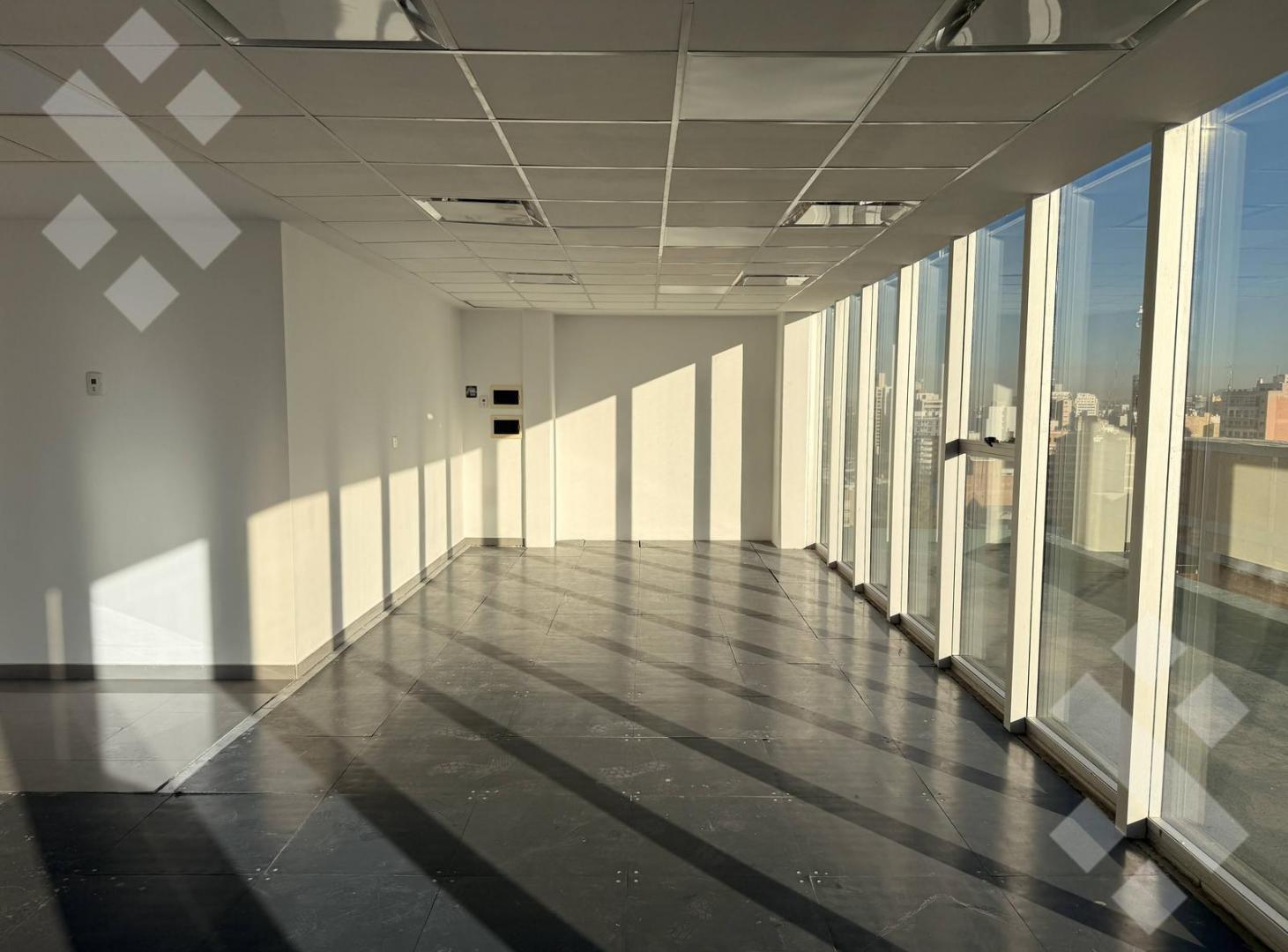 Foto de ALQUILER OFICINA 260m2 CON 2 COCHERAS - MICROCENTRO NEUQUÉN, imagen 3