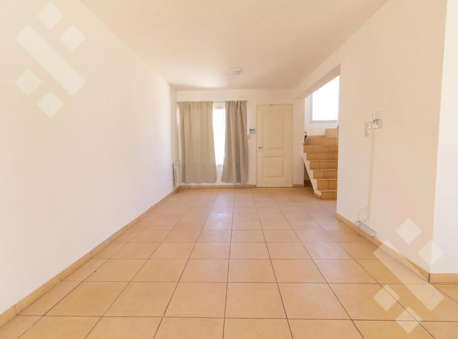 Alquiler duplex 2 dormitorios B° Perticone Centenario 4