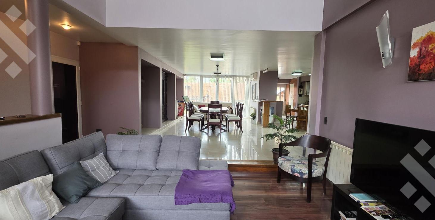 Foto de VENTA CASA 4 DORMITORIOS - B° LOS TORDOS, CIPOLLETTI, imagen 4