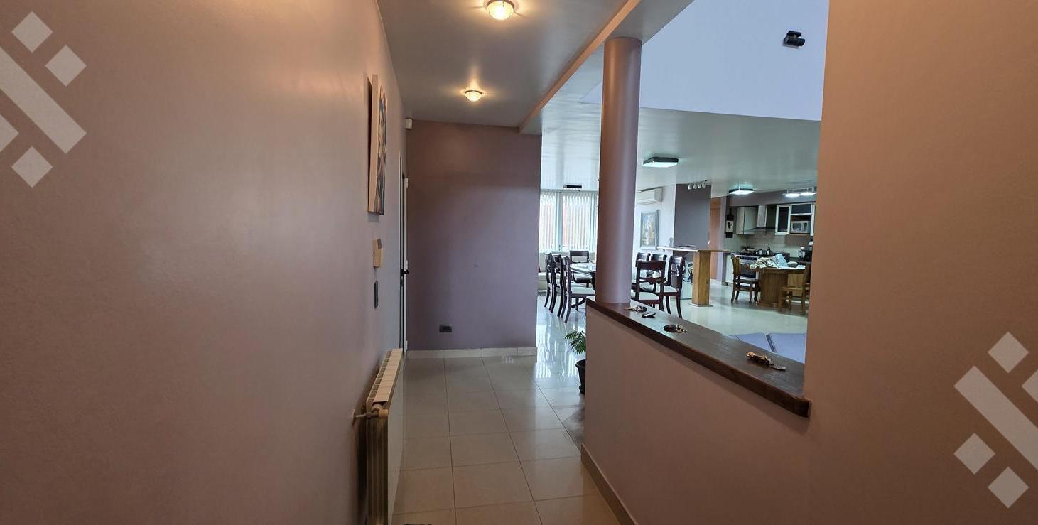 Foto de VENTA CASA 4 DORMITORIOS - B° LOS TORDOS, CIPOLLETTI, imagen 2