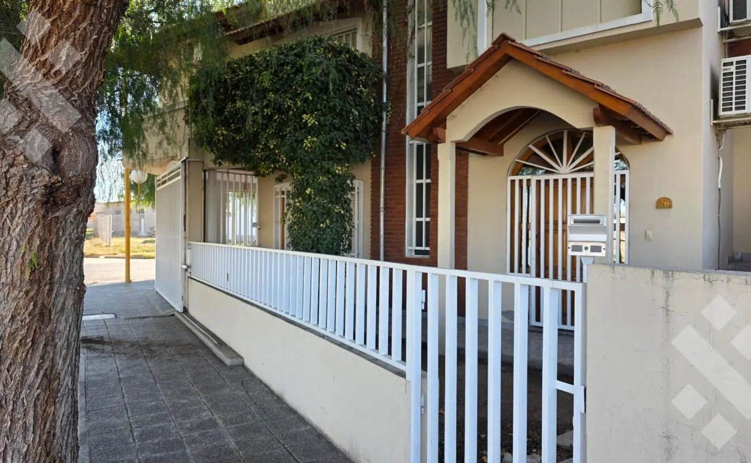 Casa- VENTA- 4dorm. 3