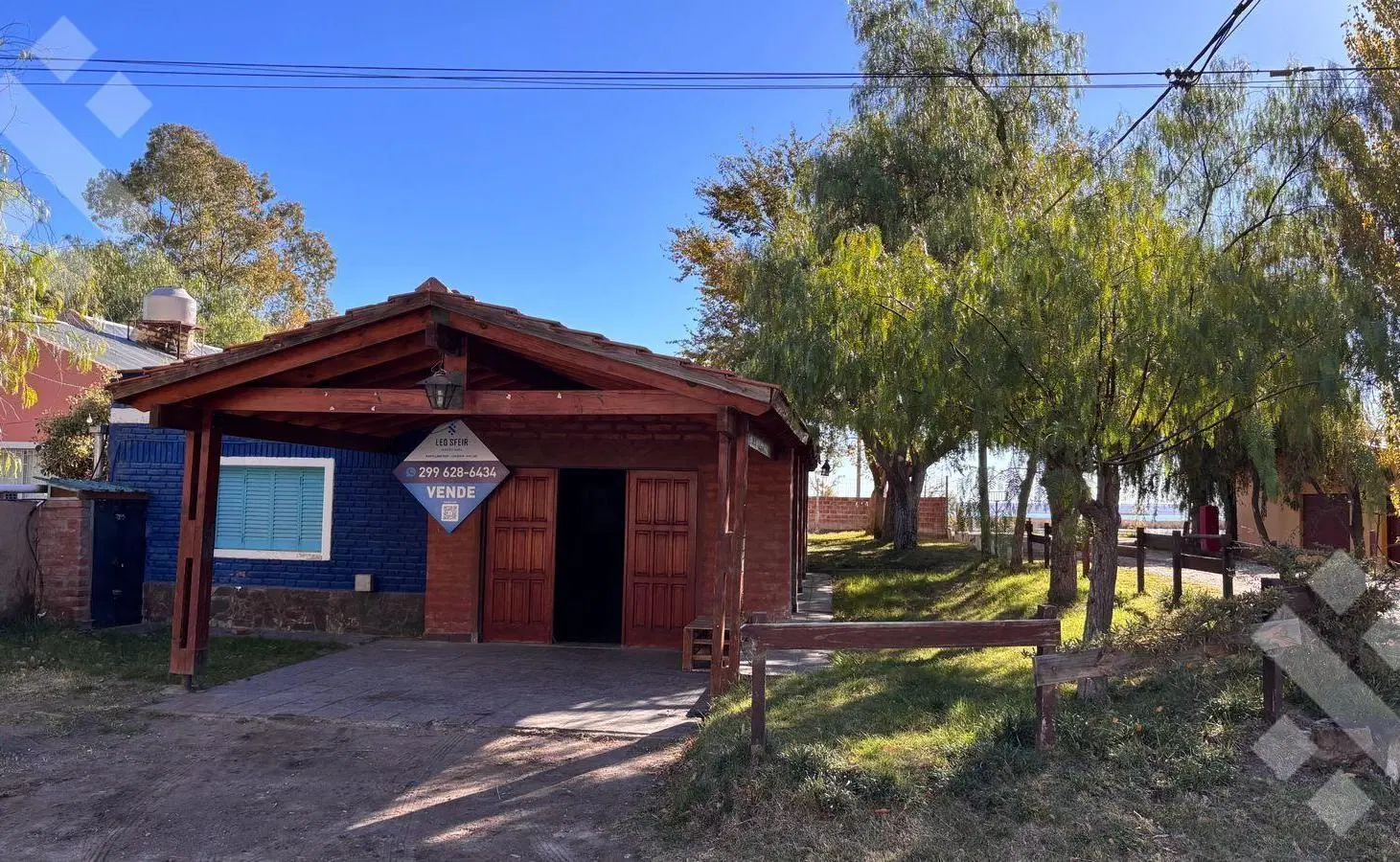 Venta casa Lago Pellegrini en esquina 2