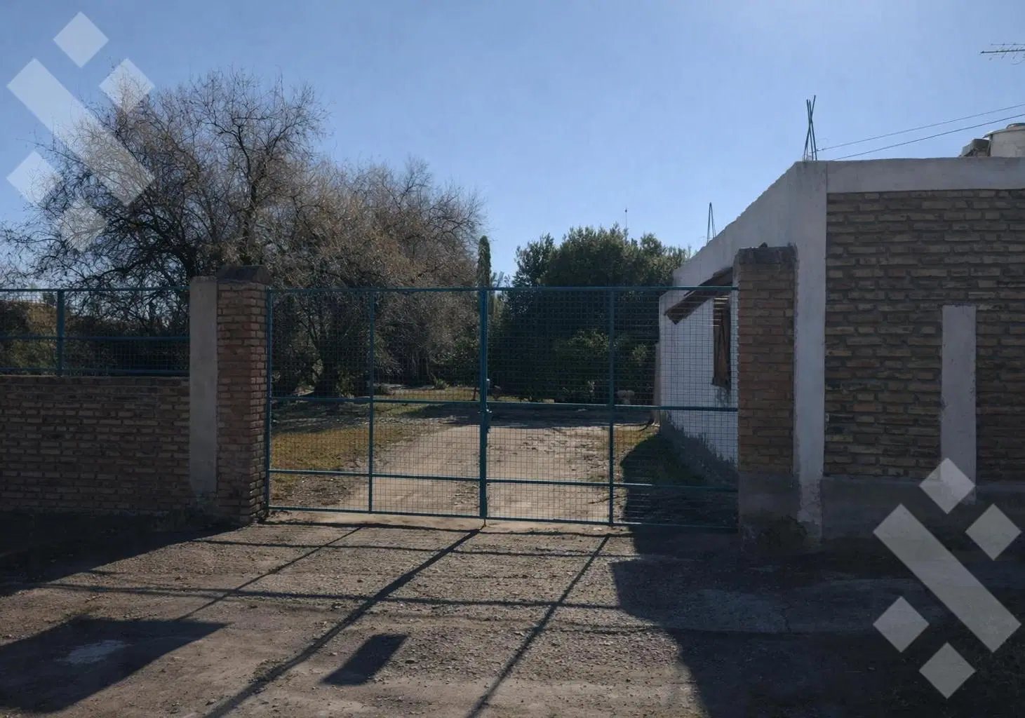 VENTA TERRENO con casa y departamento 3