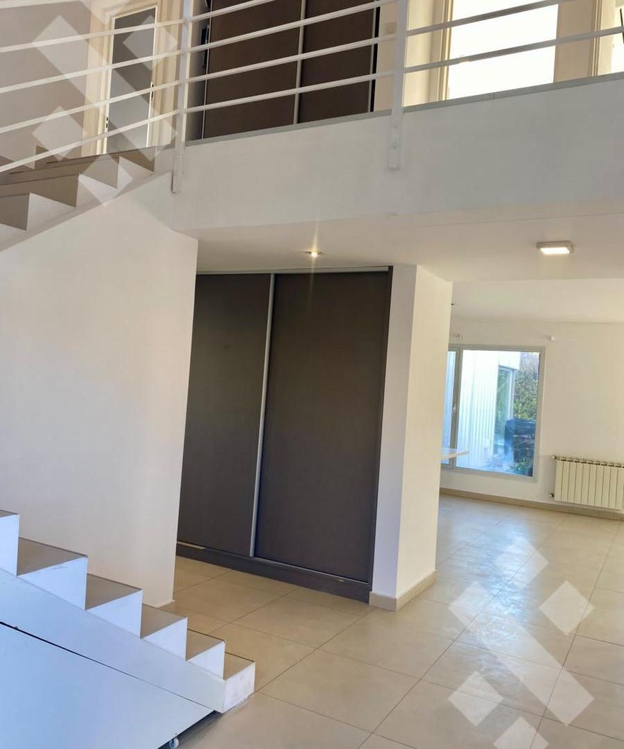 Foto de Venta Casa 3 Dormi con Quincho y Pileta - Bº Cerrado Villa Muluen, imagen 2