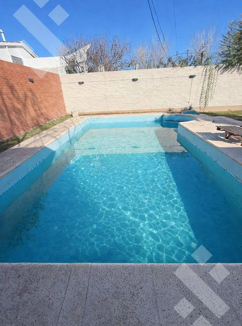 VENTA TERRENO CON PILETA Y QUINCHO 5