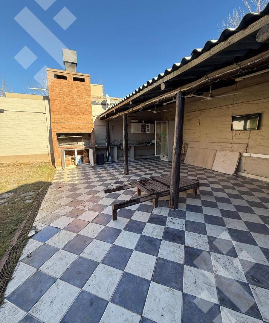 VENTA TERRENO CON PILETA Y QUINCHO