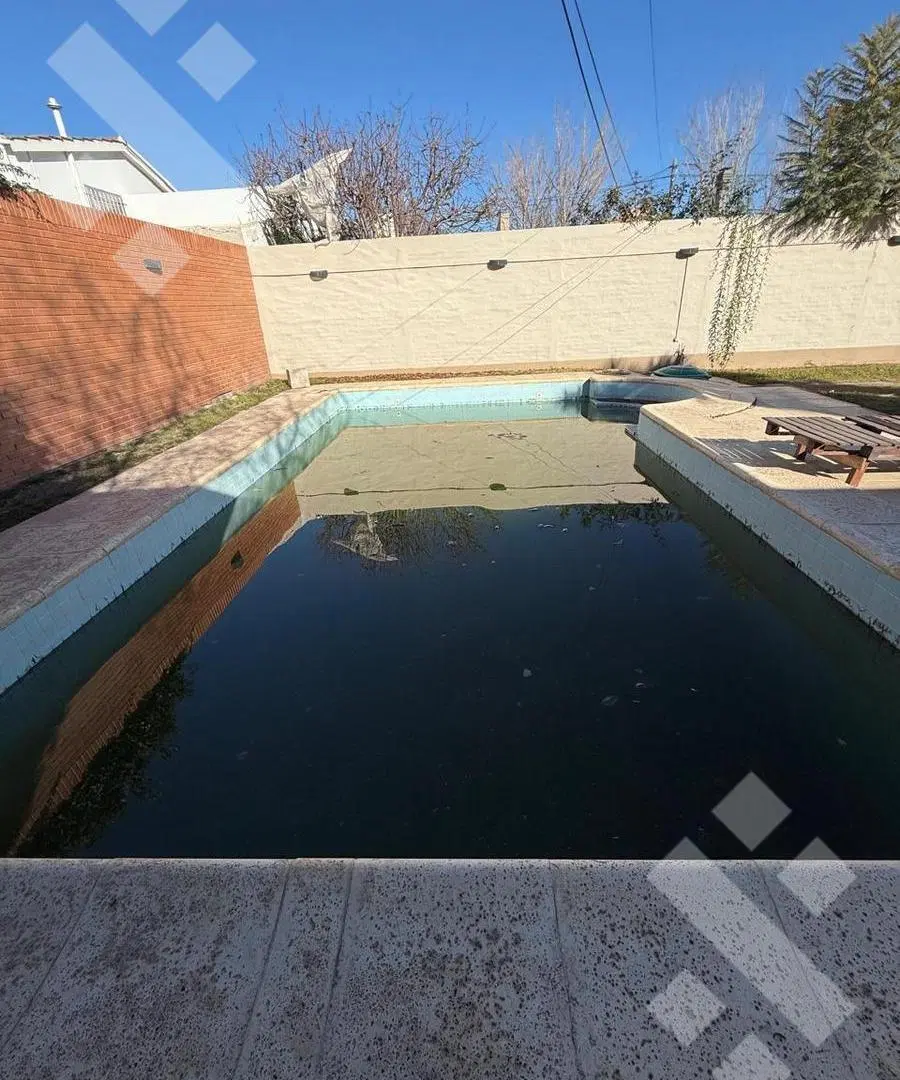 VENTA TERRENO CON PILETA Y QUINCHO 3