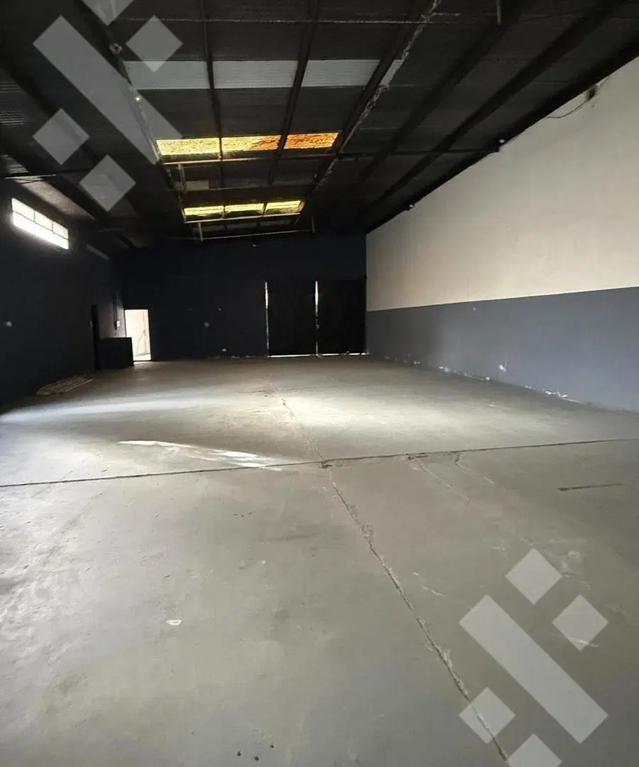 ALQUILER GALPÓN 264m2 - B° ARÉVALO, CIPOLLETTI 5