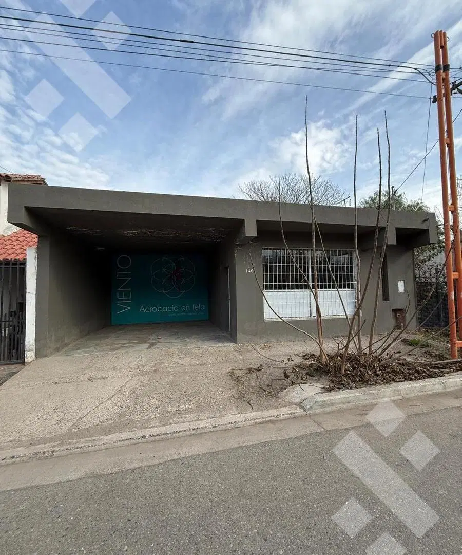 ALQUILER GALPÓN 264m2 - B° ARÉVALO, CIPOLLETTI 3