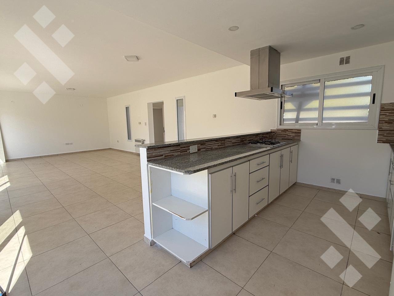 Foto de VENTA CASA 3 DORMITORIOS - B° MANZANAR XI, CIPOLLETTI, imagen 2