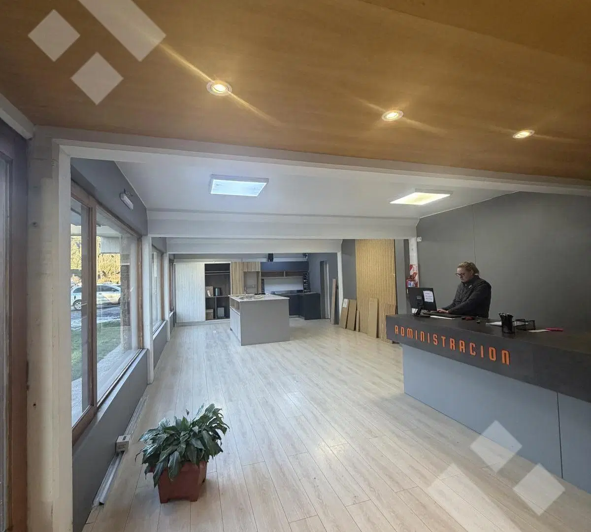 Local comercial + Galpon sobre Ruta 40 2