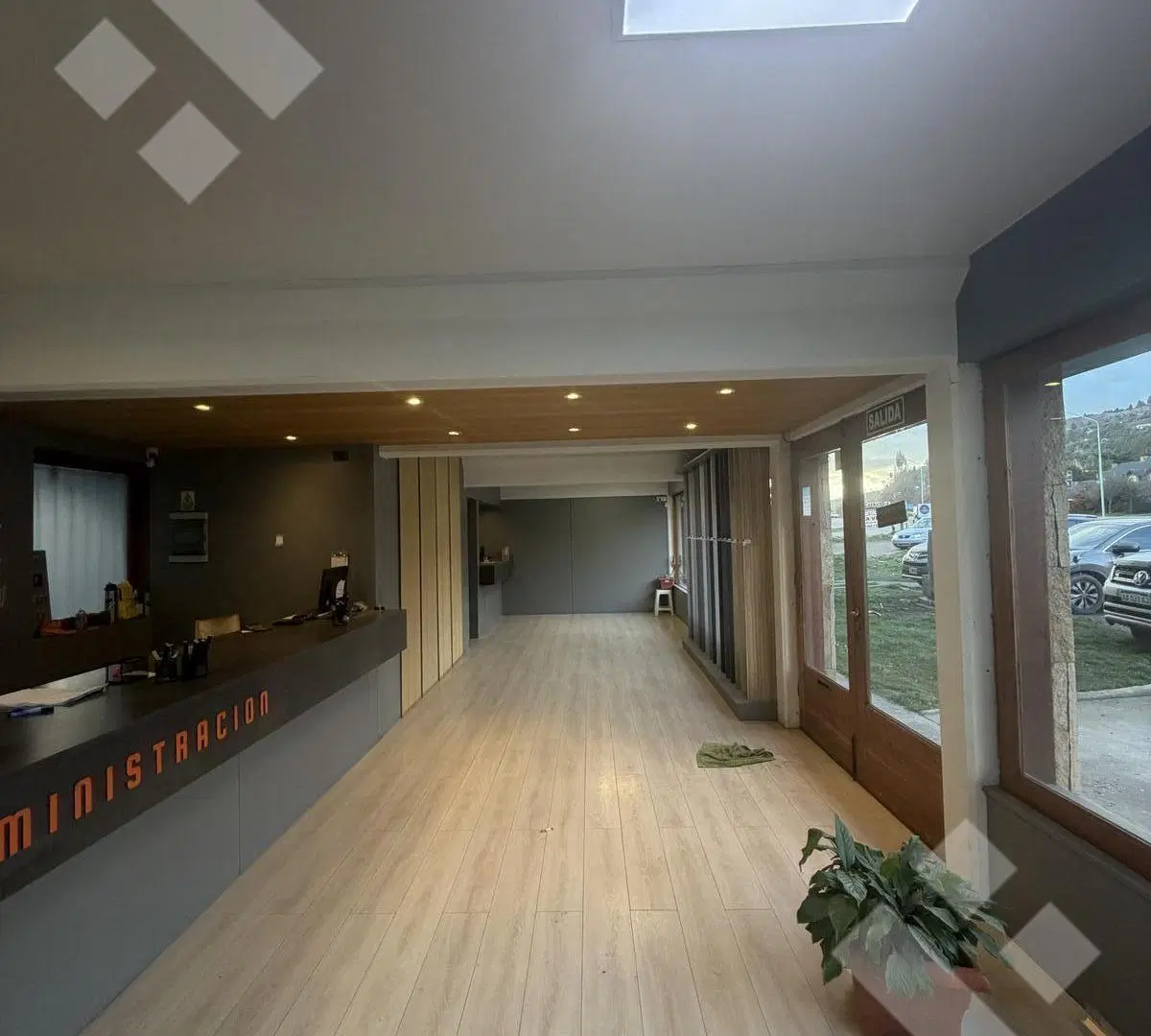 Local comercial + Galpon sobre Ruta 40 5