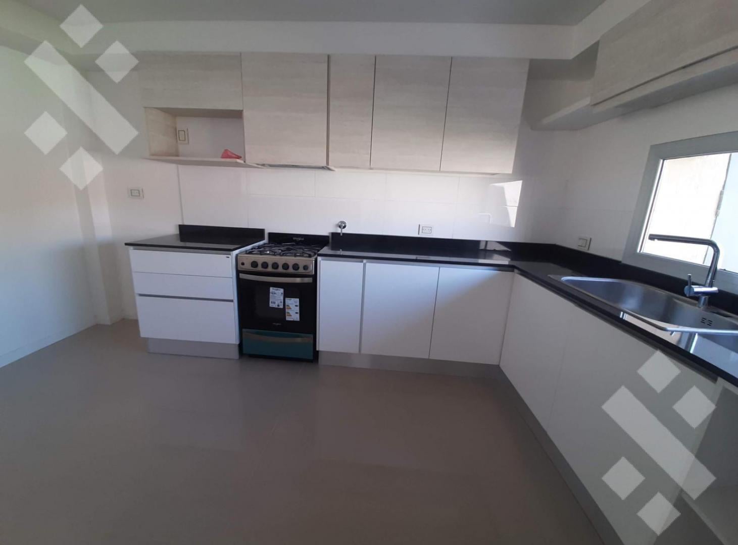 Foto de Venta Casa 4 Dormitorios en Rincón del Rio, Neuquén, imagen 2