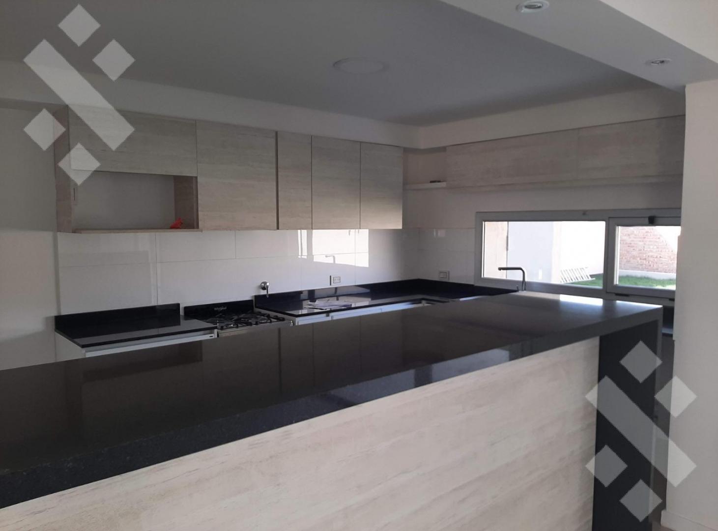 Foto de Venta Casa 4 Dormitorios en Rincón del Rio, Neuquén, imagen 5