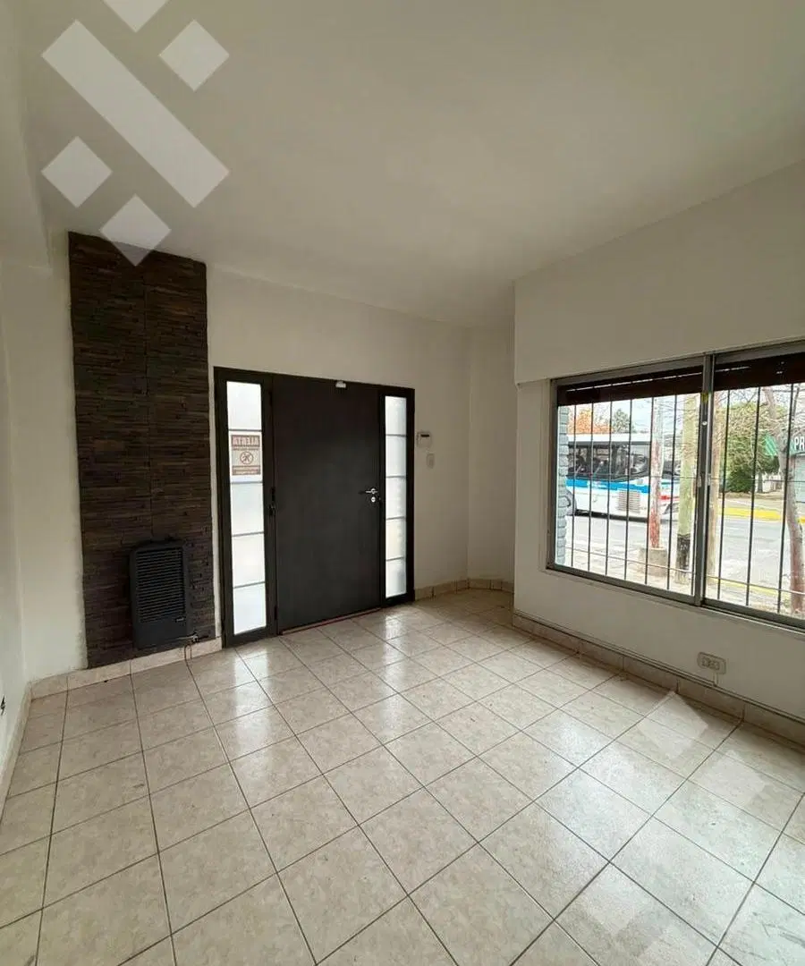 Alquiler Casa Apto Profecional de 3 Dormitorios - Centro Oeste, Neuquen 3