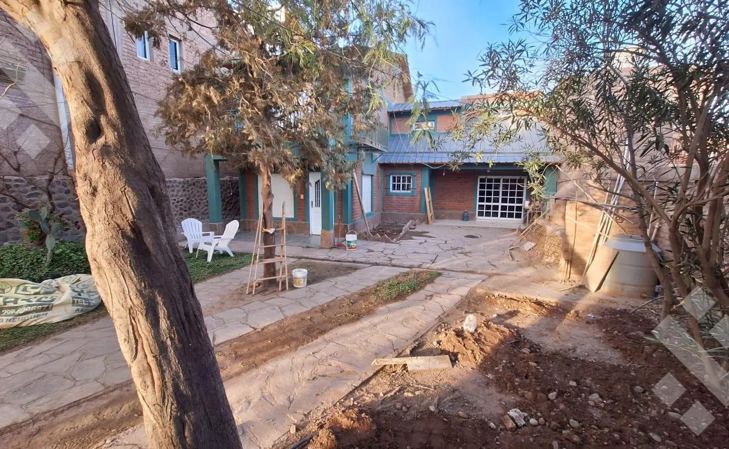 En Venta, | Casa de 6 dormitorios y Patio | Añelo 5