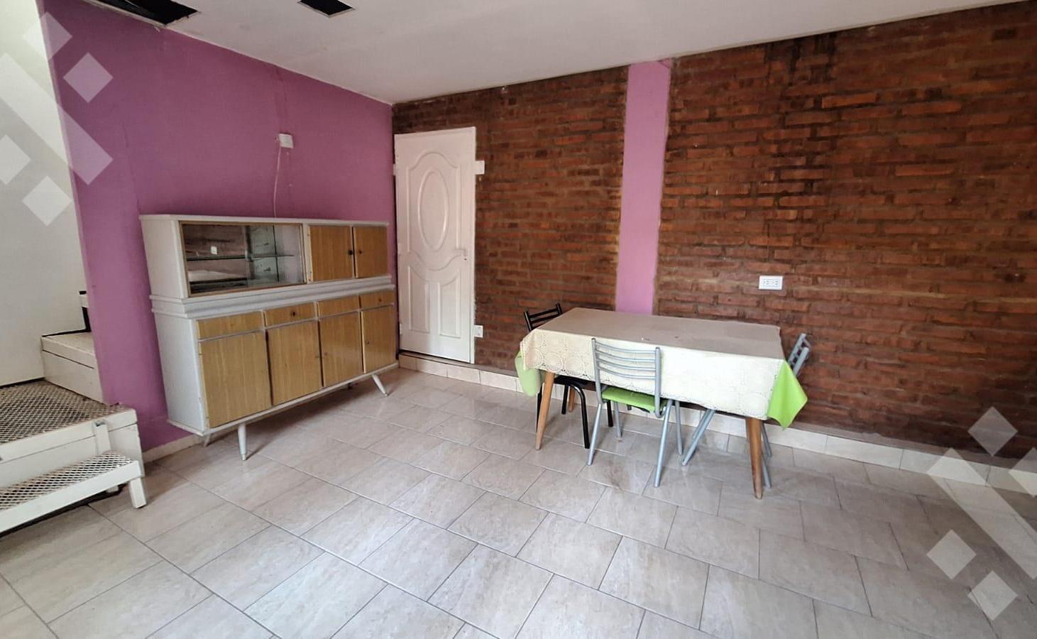 Foto de En Venta, | Casa de 6 dormitorios y Patio | Añelo, imagen 1