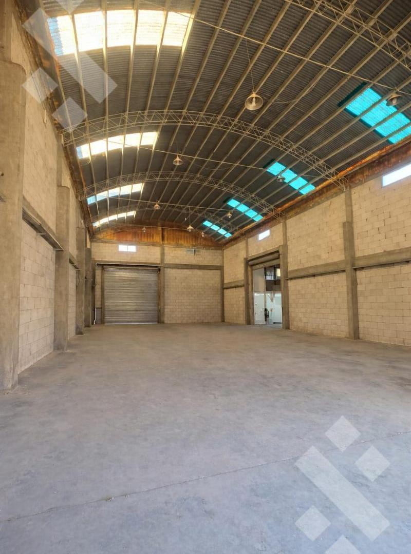 Foto de En Alquiler | Galpon de 288 m2 | Calle Pellegrini | Plottier, imagen 1