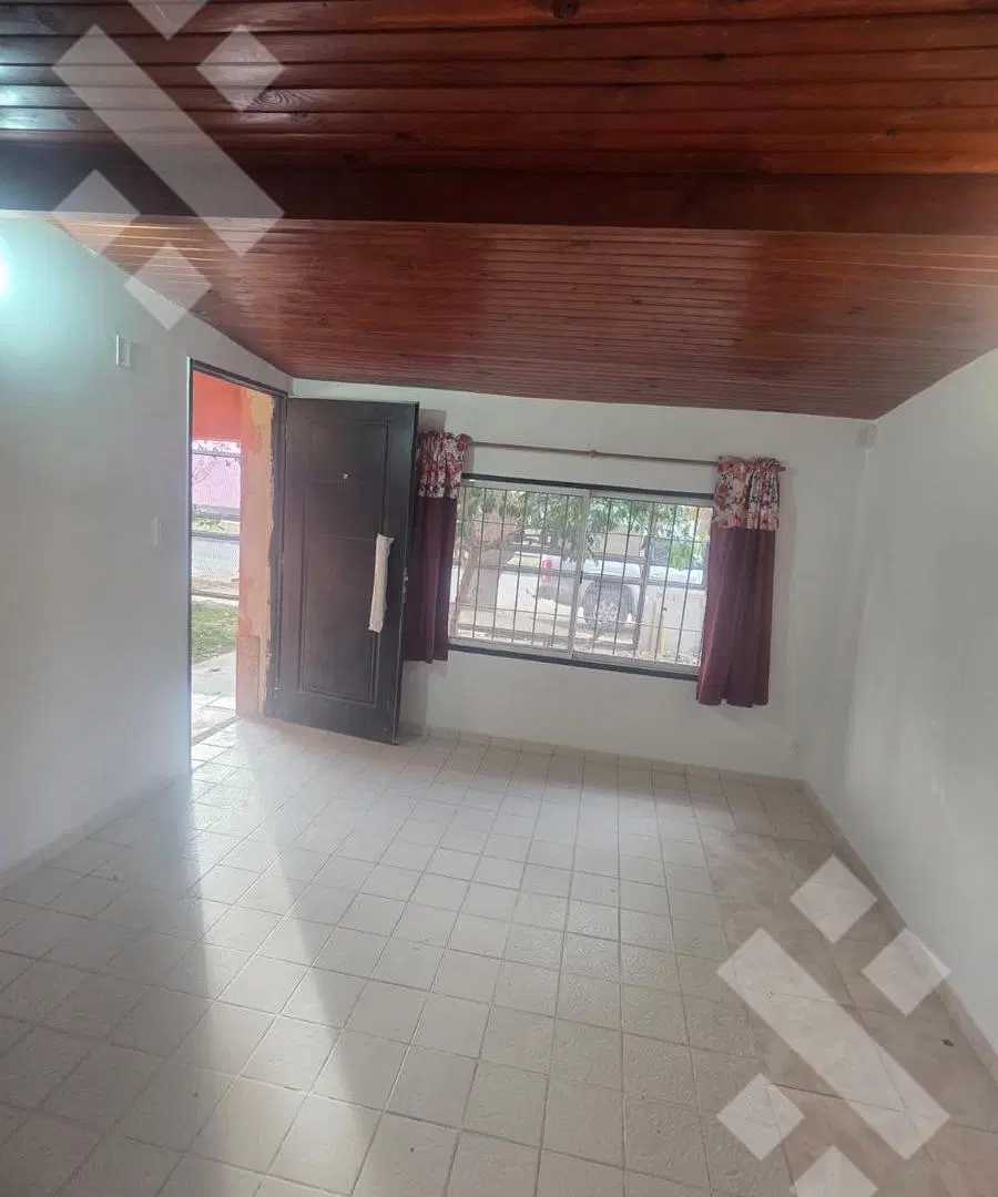 En Alquiler | Casa de 2 Dormitorios | Barrio Los Canales | Plottier 4