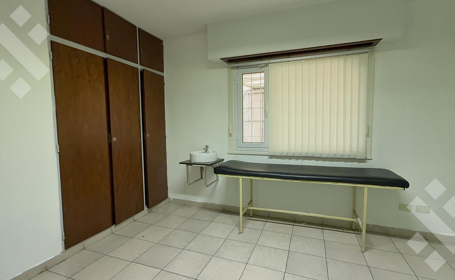 Foto de ALQUILER Clínica 6 Consultorios Laboratorio | Área Centro Neuquén, imagen 4