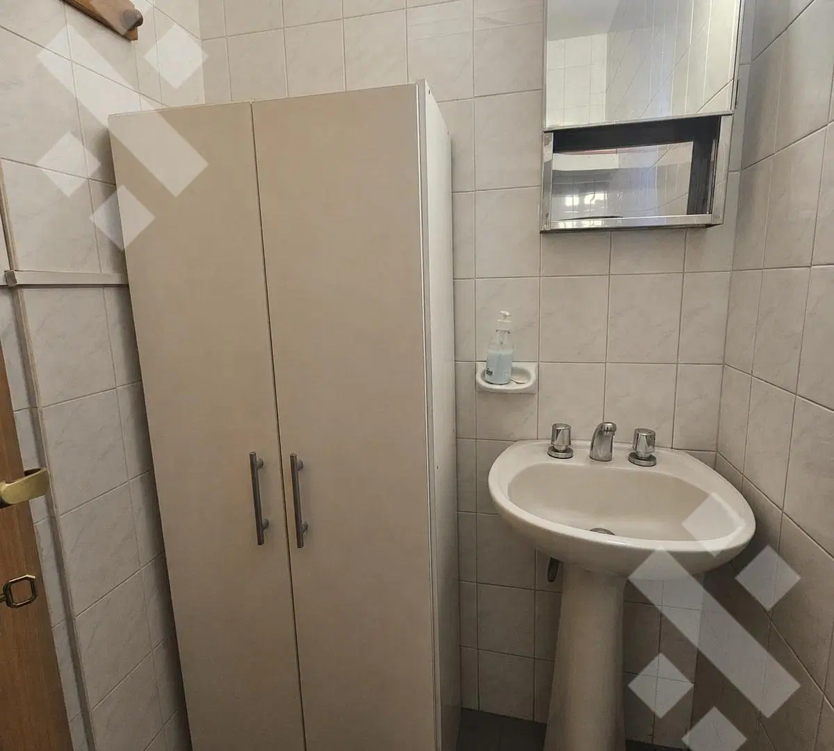 Alquiler Oficina amoblada   2 cocheras - San Martín al 100 - Neuquén Capital 4