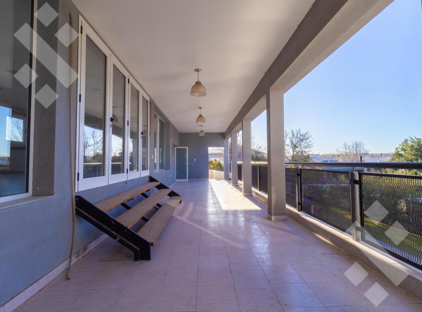 Foto de Venta Casa 3 Dormi con pileta - Bº Comahue Golf Club - Neuquén Capital, imagen 5
