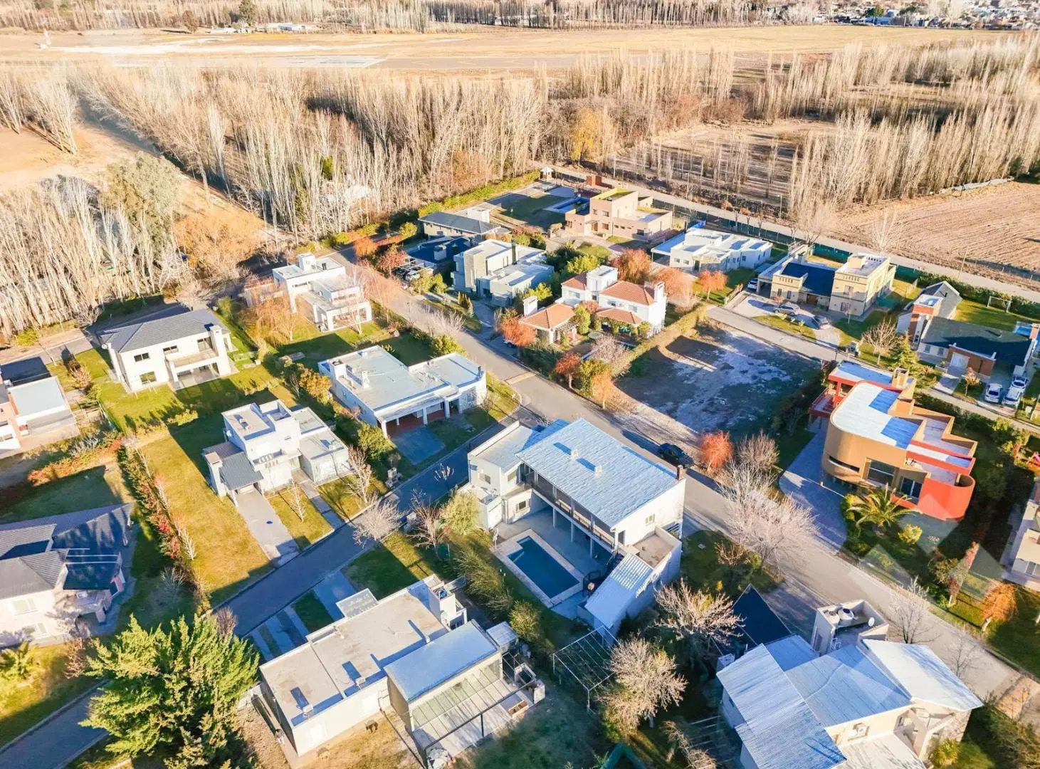 Venta Casa 3 Dormi con pileta - Bº Comahue Golf Club - Neuquén Capital 2