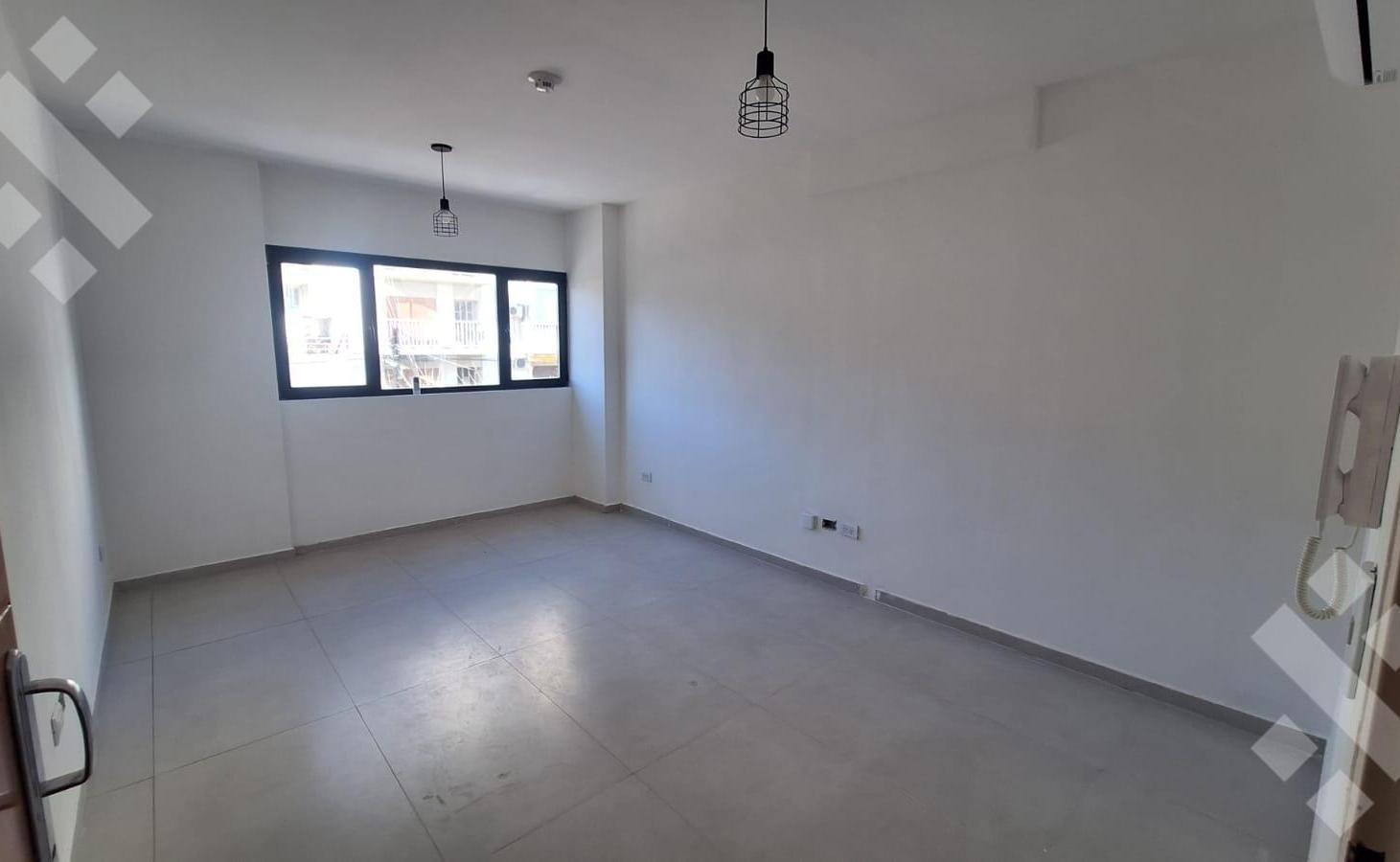 Foto de En Venta | Oficina de 28 m2 | Sobre Mendoza y Talero | Neuquén Capital, imagen 2