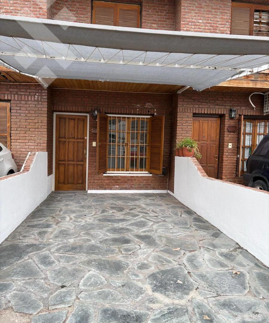 Foto de Alquiler PH 1 dormitorio Bº Santa Genoveva, imagen 3