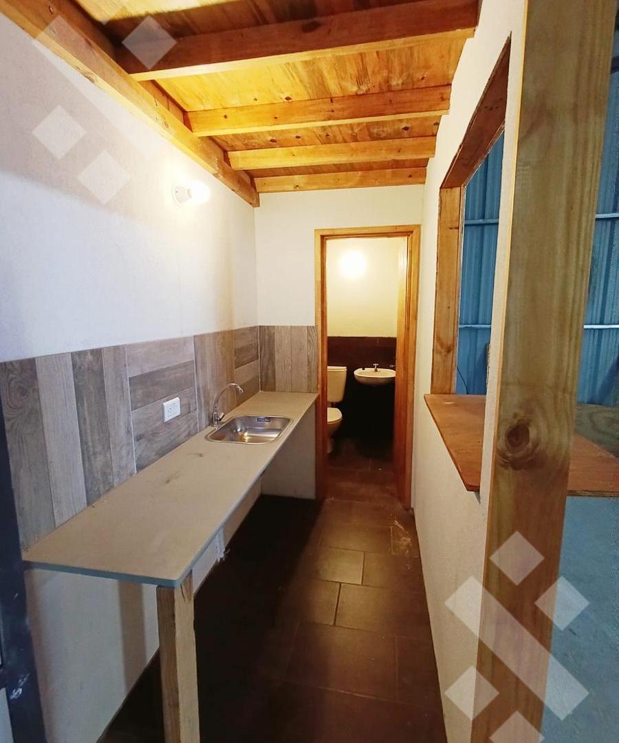 Foto de VENTA O PERMUTA DE GALPÓN - SAN MARTÍN DE LOS ANDES, imagen 3
