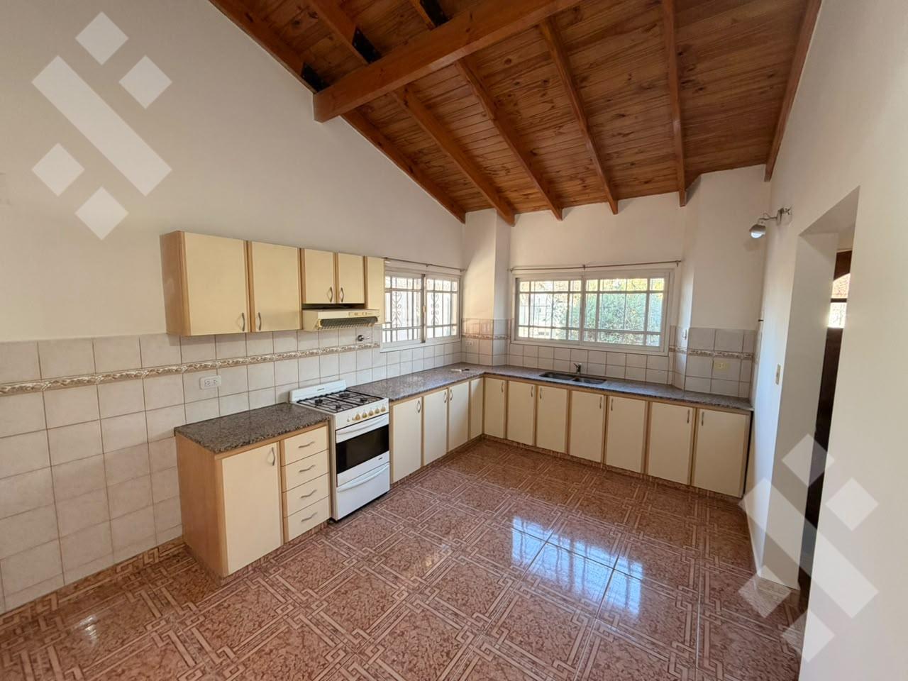 Foto de En Venta | Casa de 3 Dormitorios | Apto Credito | Barrio Hunter | Plottier, imagen 2