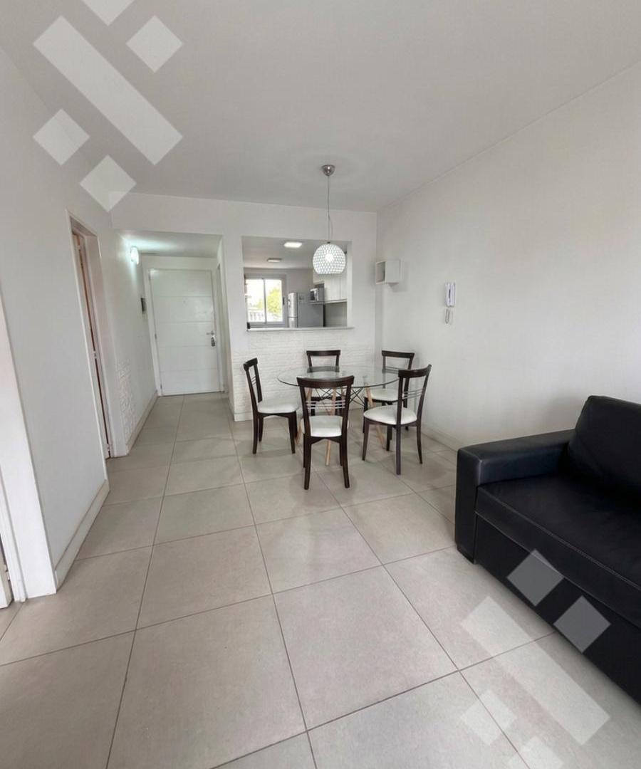 Foto de VENTA Departamento 1 Dorm + Cochera - Area Centro Este, imagen 3