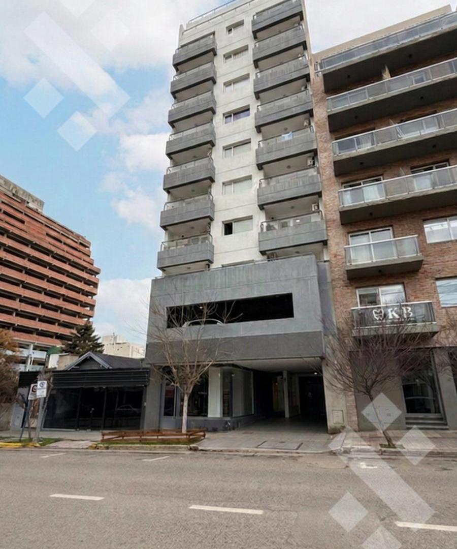 Foto de VENTA Departamento 1 Dorm + Cochera - Area Centro Este, imagen 2