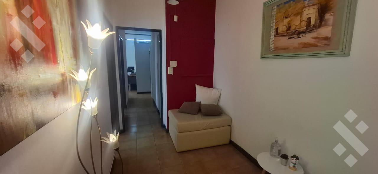 Foto de VENTA OFICINA Santa Fe al 600 pta baja. Neuquen Capital, imagen 2