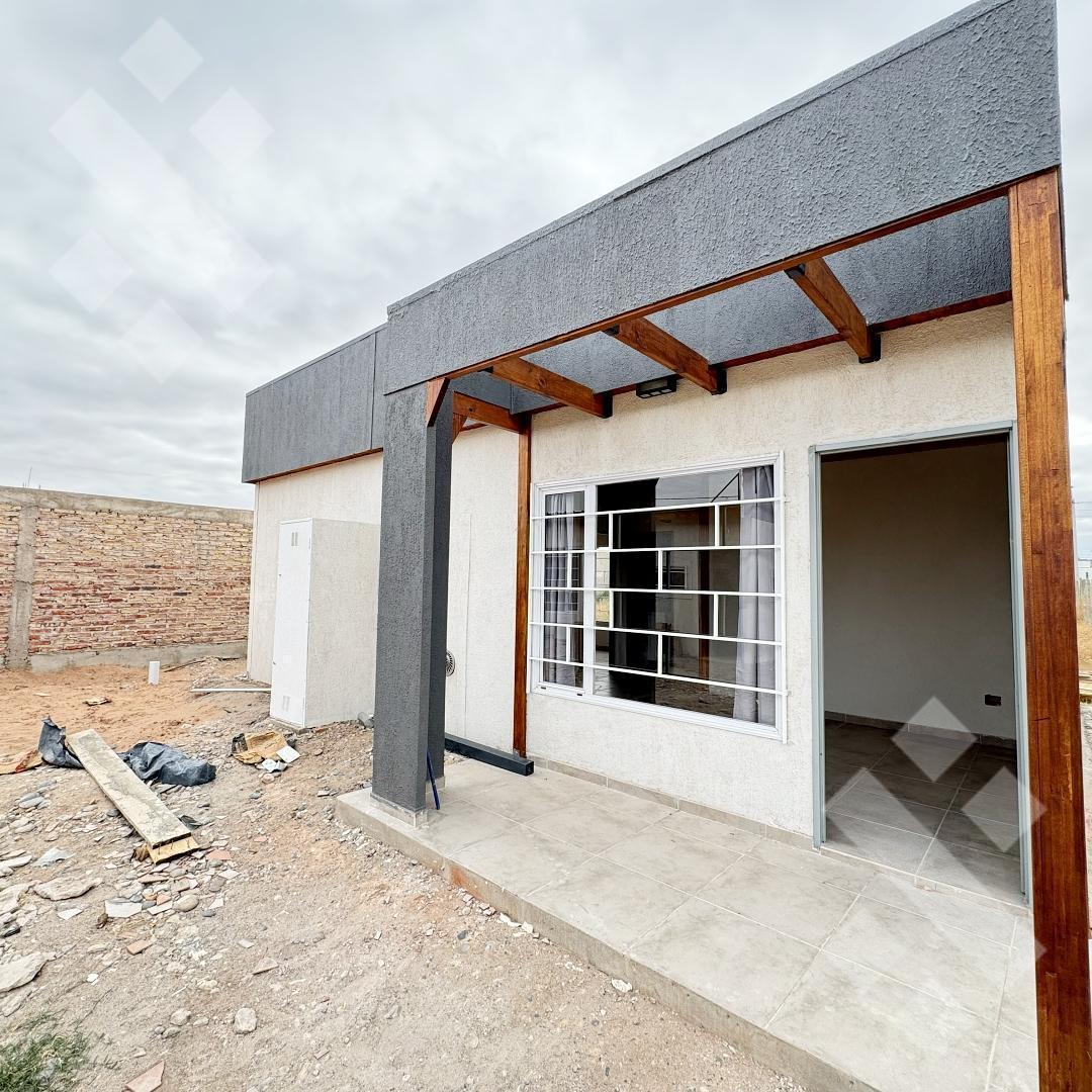Foto de En Alquiler | Casa de 2 Dormitorios | A Estrenar | B° La Casona II | Plottier, imagen 2