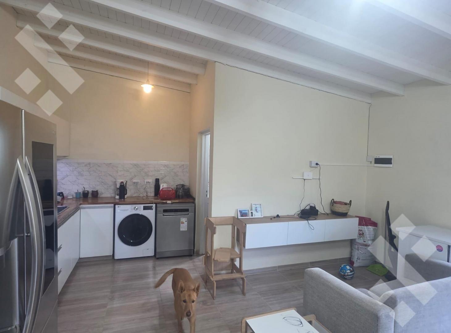 Foto de EN VENTA CASA 1 DORMITORIO, BARRIO BELLA VISTA, PLOTTIER, imagen 5