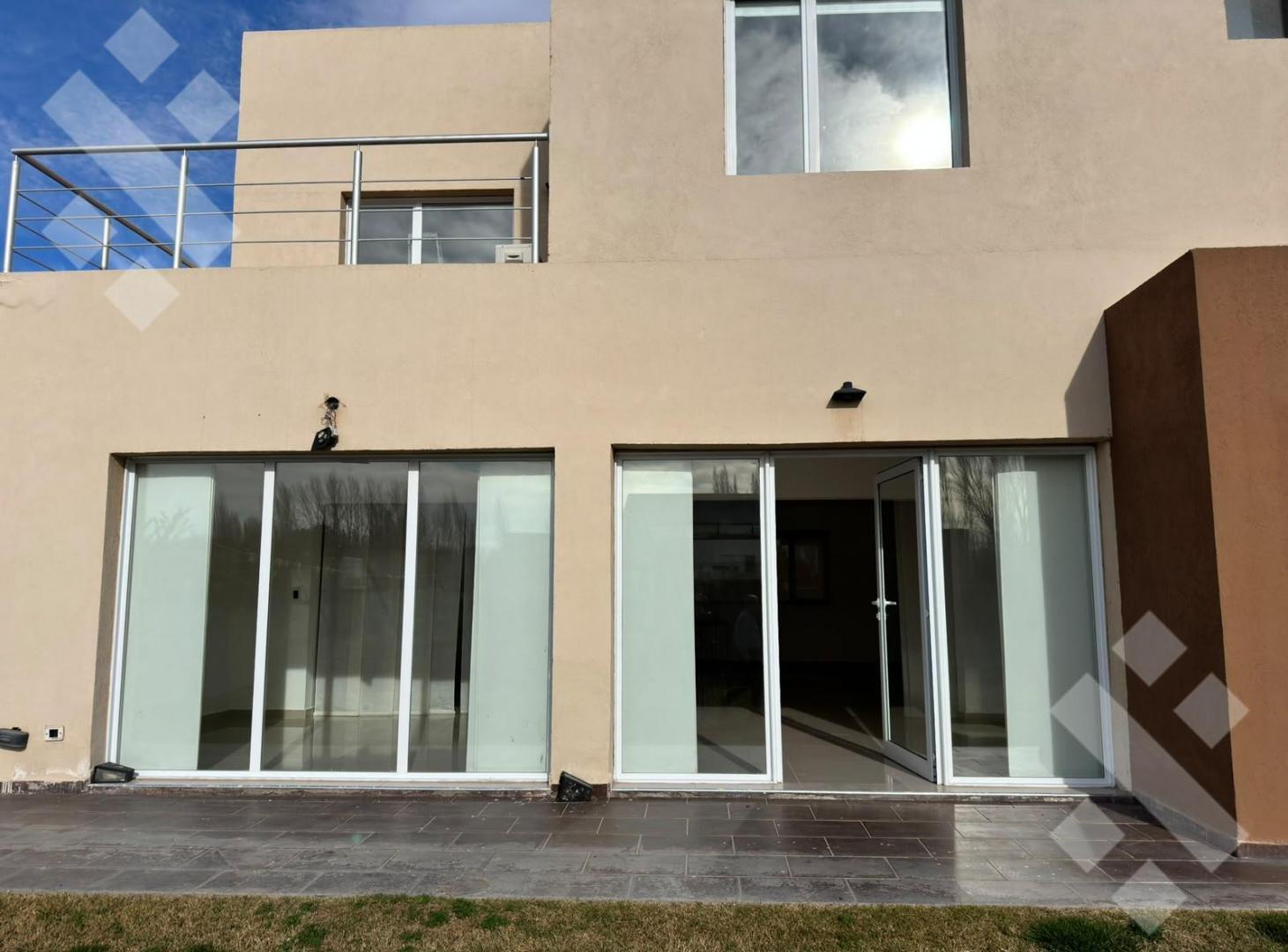 Foto de En Alquiler | Casa de Nivel Gerencial | 3 Dormitorios | Barrio Sauces, imagen 5