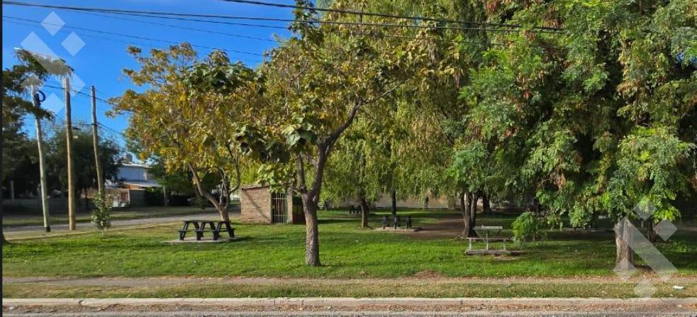 Foto de En Venta | Casa de 2 Dormitorios Depto de 2 Dormitorios | Barrio 160, imagen 4