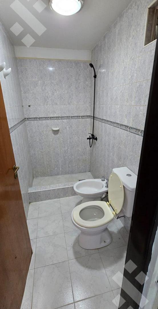 Foto de En Venta | Casa de 2 Dormitorios Depto de 2 Dormitorios | Barrio 160, imagen 3