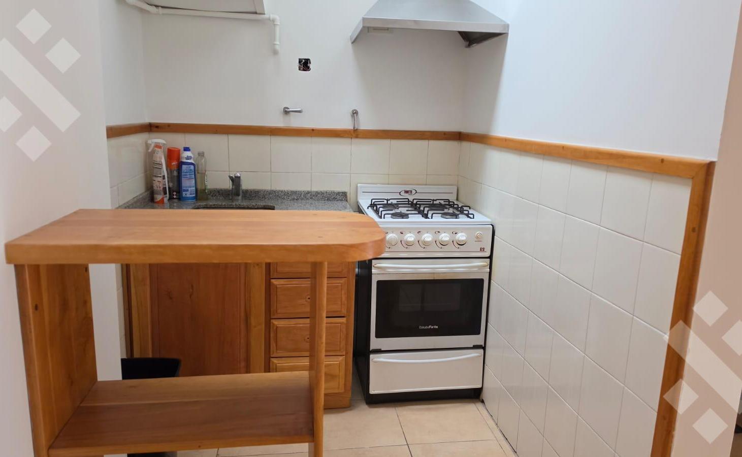 Alquiler de oficina/dpto - Avenida San Martin al 800 - Centro - San Martin de los Andes