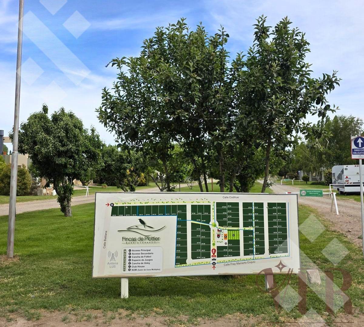Foto de VENTA LOTE EN BARRIO CERRADO 1009 m2 - B° FINCAS DE PLOTTIER - PLOTTIER, imagen 2