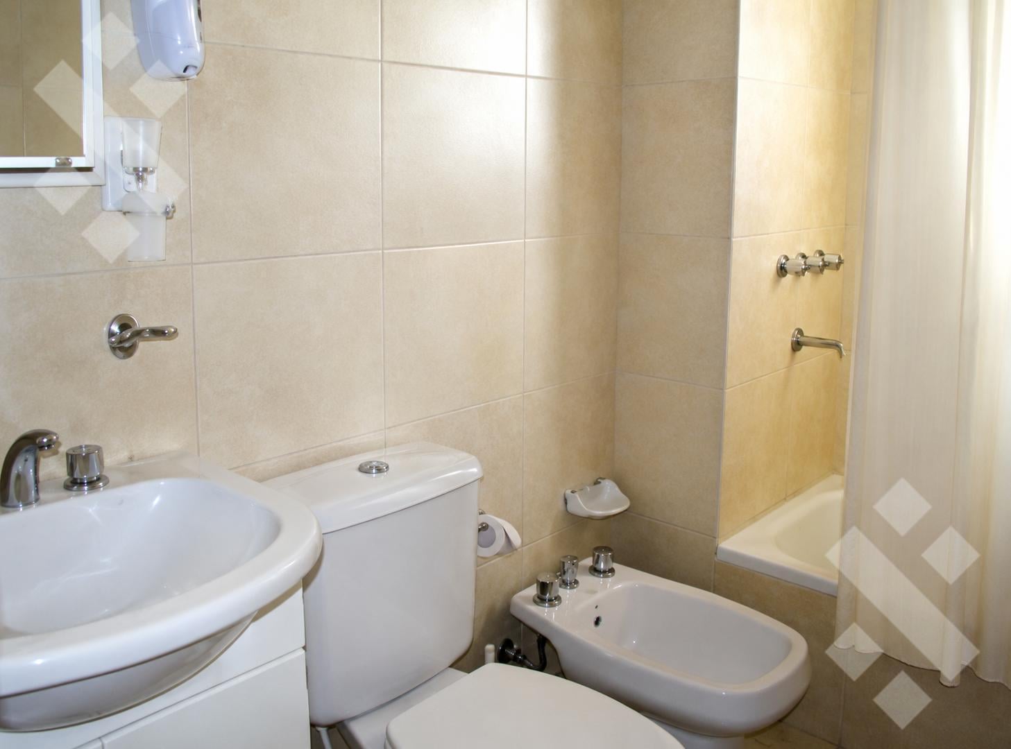 Foto de VENTA DEPARTAMENTO 1 DORM. C/ COCHERA Y PILETA CLIMATIZADA - LAS GRUTAS, imagen 3