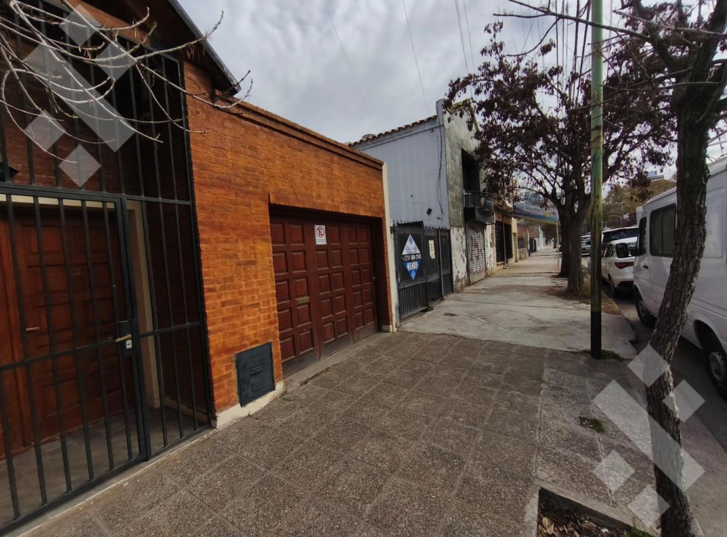 Foto de VENTA Terreno APTO DESARROLLO 700 m2 - microcentro Neuquén, imagen 2