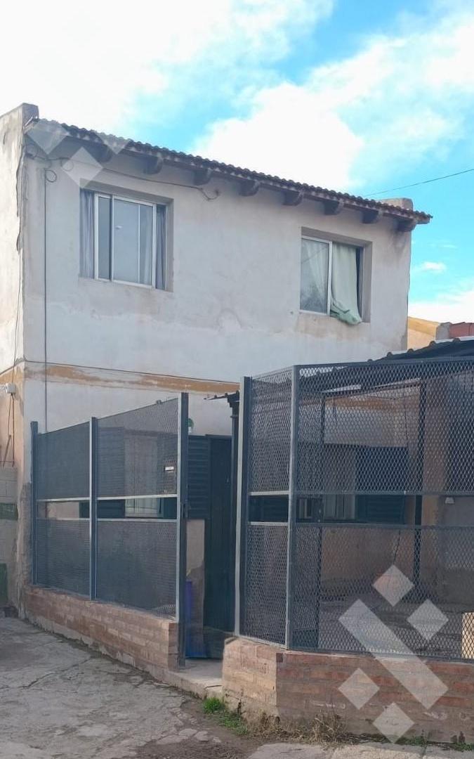 Foto de VENTA DUPLEX 4 DORMITORIOS, BARRIO VILLARINO, CIPOLLETTI, imagen 1