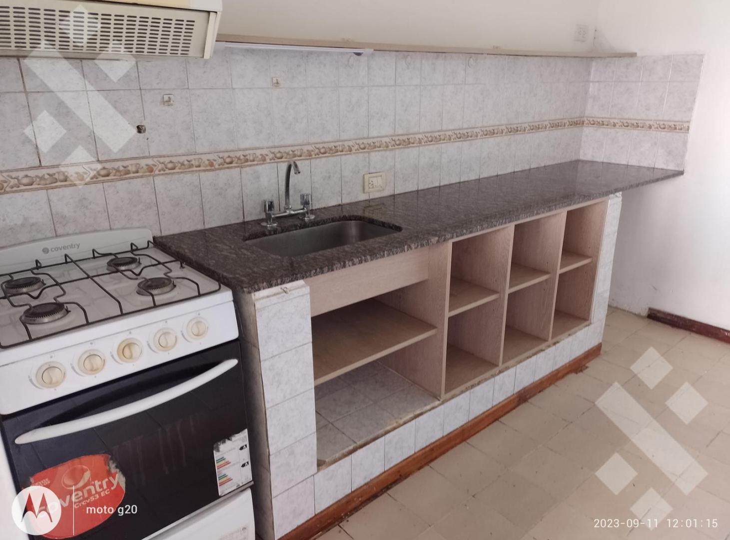 Foto de En Alquiler | Casa de 3 Dormitorios | Calle Albardón 4260 | Neuquén, imagen 2